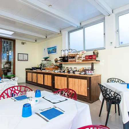 Marina 10 Design & 酒店 卡萨米乔拉泰尔梅