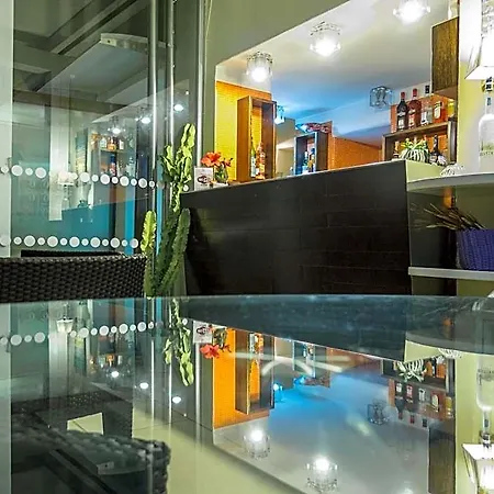 Marina 10 Design &