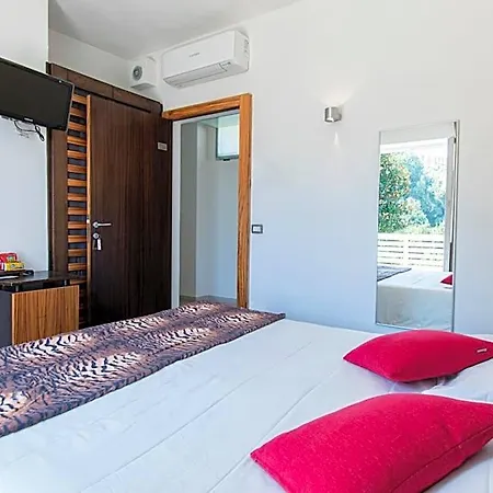 Marina 10 Design & Отель 4*