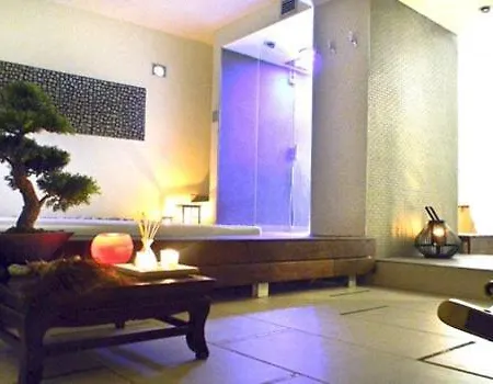 酒店 Marina 10 Design & 4*